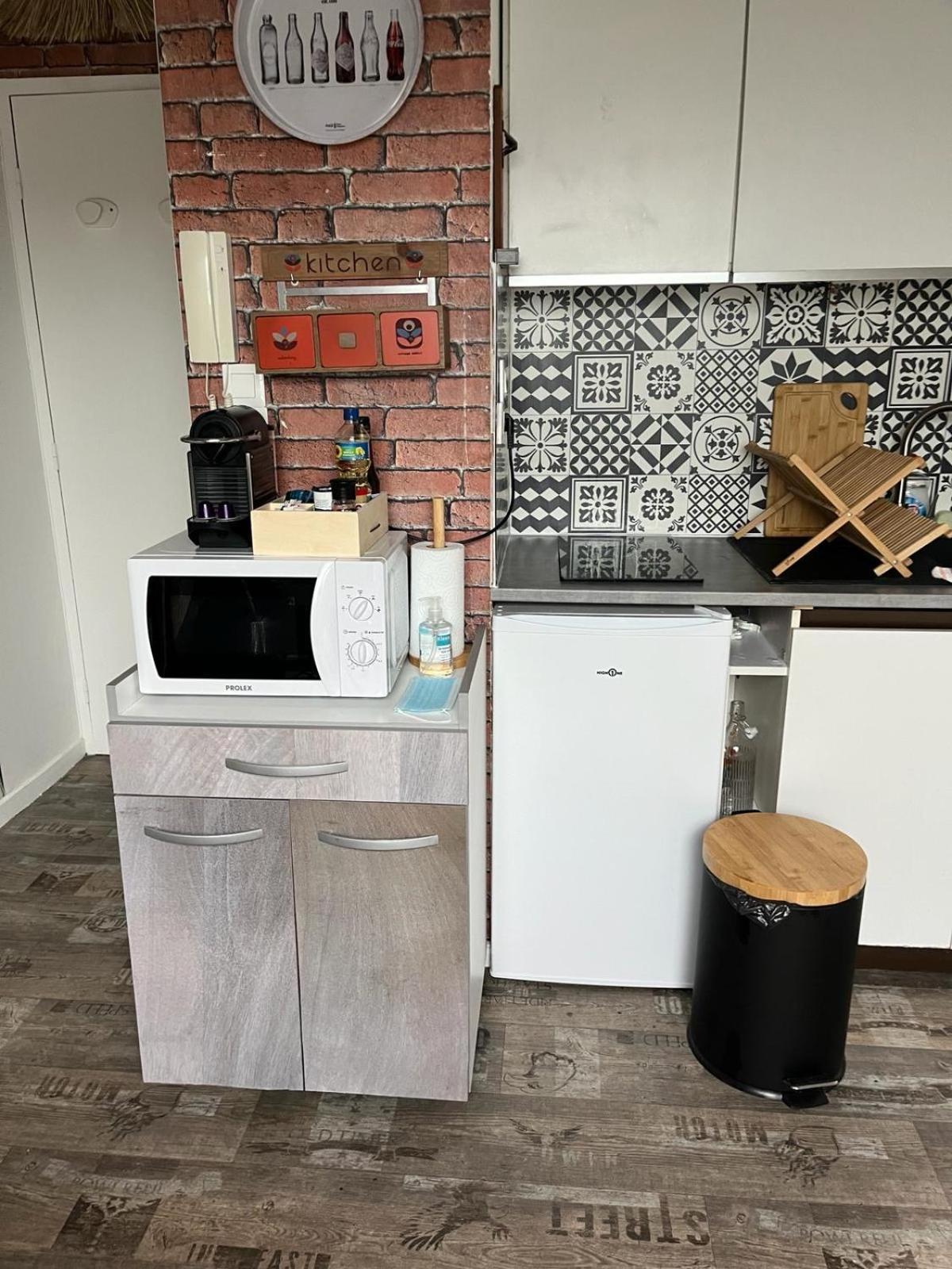 Le Bali Apartment เบอซองซง ภายนอก รูปภาพ